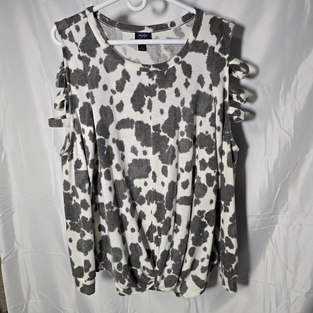 Daytrip Cow Print Cold Shoulder Knit Top Women's Large Twist Front Gray